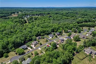1827 Crossroads Dr, Greensboro, NC 27455 - Photo 44
