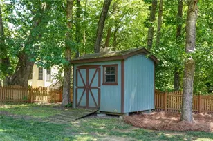1827 Crossroads Dr, Greensboro, NC 27455 - Photo 40