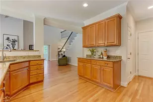 1827 Crossroads Dr, Greensboro, NC 27455 - Photo 10