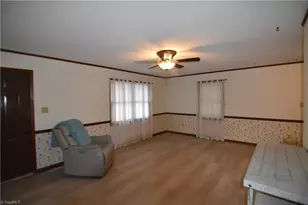 426 S Shore Dr, Lexington, NC 27292 - Photo 6