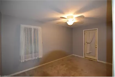 426 S Shore Drive, Lexington, NC 27292 - Photo 8