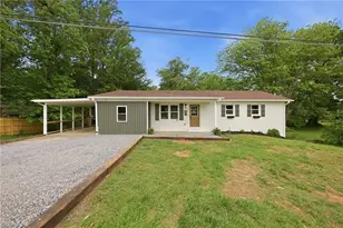 601 Gillespie St, Dobson, NC 27017 - Photo 2