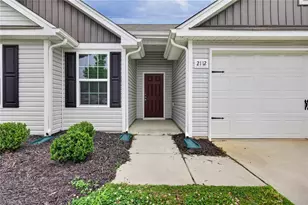 2112 Briar Run Dr, Greensboro, NC 27405 - Photo 4