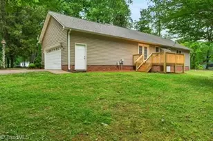 3913 Level Plains Rd, Sophia, NC 27350 - Photo 32