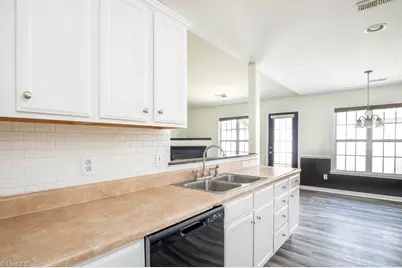 672 Chas Court, High Point, NC 27265 - Photo 4