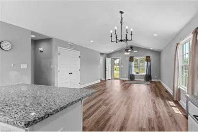 100 Hillside Drive, Thomasville, NC 27360 - Photo 10