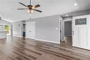 100 Hillside Dr, Thomasville, NC 27360 - Photo 6