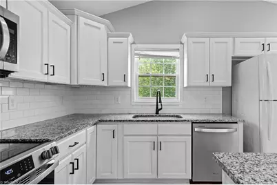 100 Hillside Drive, Thomasville, NC 27360 - Photo 12