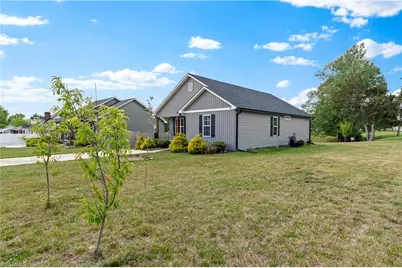100 Hillside Drive, Thomasville, NC 27360 - Photo 2