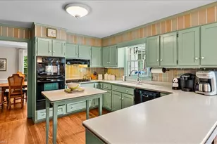 2109 Medford Ln, Greensboro, NC 27408 - Photo 14
