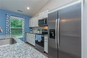 1 Lambeth Dr, Thomasville, NC 27360 - Photo 8