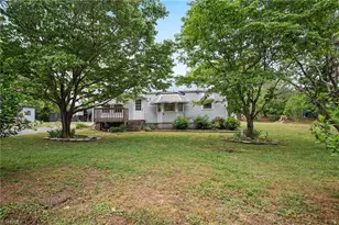 129 W Finch Ave, Denton, NC 27239 - Photo 2