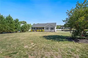 102 Birchwood Ct, Trinity, NC 27370 - Photo 2