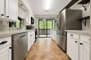 2935 Oaktop Cir, Greensboro, NC 27410 - Photo 8