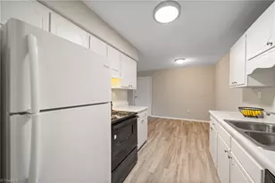 2205 Sunderland Rd, Winston-Salem, NC 27103 - Photo 12