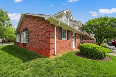 136 Chrisfield Circle, Winston-Salem, NC 27104 - Photo 2