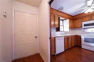 136 Chrisfield Cir, Winston-Salem, NC 27104 - Photo 4