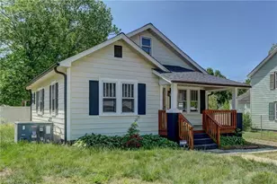 209 Burton St, Reidsville, NC 27320 - Photo 2