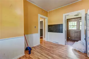 209 Burton St, Reidsville, NC 27320 - Photo 16