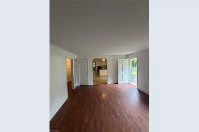 439 Meadowview Drive, Winston-Salem, NC 27107 - Photo 4