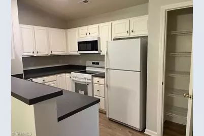 3700 Cotswold Terrace #3B, Greensboro, NC 27410 - Photo 4