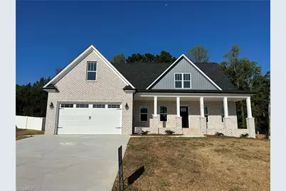 211 Cool Run, Lexington, NC 27295 - Photo 2