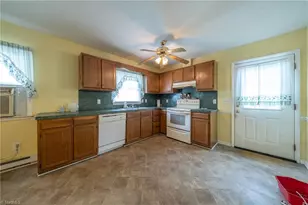 4361 N Old 52 Rd, Pinnacle, NC 27043 - Photo 8