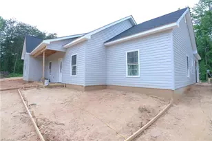 185 Creekside Dr, Mocksville, NC 27028 - Photo 2