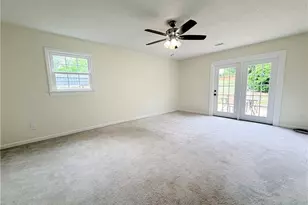 3216 Country View Rd, Jonesville, NC 28642 - Photo 12