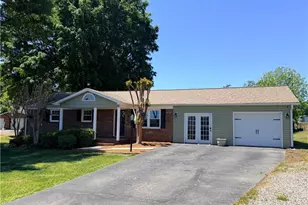 3216 Country View Rd, Jonesville, NC 28642 - Photo 1