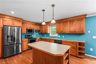 1004 Briarcliff Rd, Yadkinville, NC 27055 - Photo 8