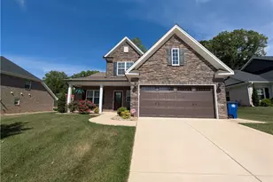 226 Bismarck Ct, Winston-Salem, NC 27104 - Photo 2