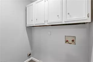 810 Pinoak Rd, Greensboro, NC 27455 - Photo 14