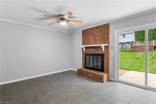 810 Pinoak Rd, Greensboro, NC 27455 - Photo 16