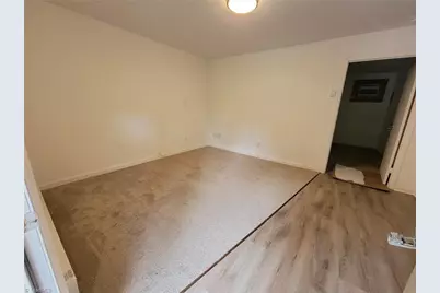 3300 Starlight Drive #8, Winston-Salem, NC 27107 - Photo 2