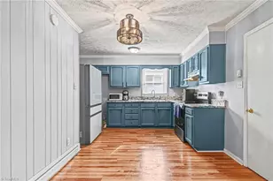 1312 Rotherwood Rd, Greensboro, NC 27406 - Photo 14