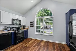 110 Goldfinch Ave, Greensboro, NC 27409 - Photo 14