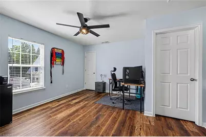 110 Goldfinch Avenue, Greensboro, NC 27409 - Photo 22