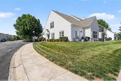 110 Goldfinch Avenue, Greensboro, NC 27409 - Photo 4