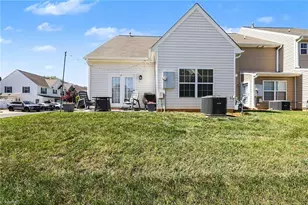 110 Goldfinch Ave, Greensboro, NC 27409 - Photo 28