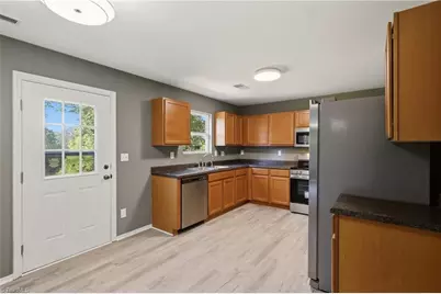 4576 Vernon Farms Boulevard, Kernersville, NC 27284 - Photo 10