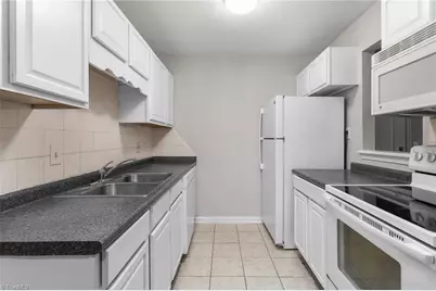 5645 Hornaday Road #B, Greensboro, NC 27409 - Photo 8