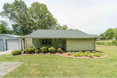 115 E Main Street, Jonesville, NC 28642 - Photo 2