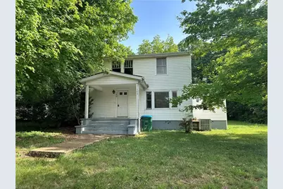 140 E Carroll Avenue, Denton, NC 27239 - Photo 1