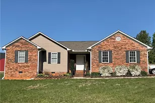 125 Gumtree Ct, Mocksville, NC 27028 - Photo 1