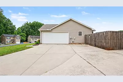 125 Gumtree Court, Mocksville, NC 27028 - Photo 2