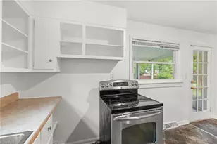 1410 Wiltshire St, High Point, NC 27265 - Photo 12
