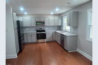 1008 E Side Drive, Greensboro, NC 27406 - Photo 6