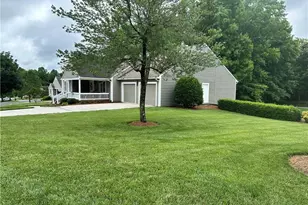 633 Huntington Dr, High Point, NC 27262 - Photo 2