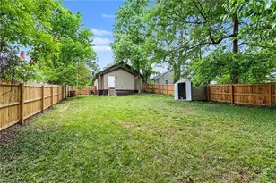 921 Pichard St, Greensboro, NC 27401 - Photo 24